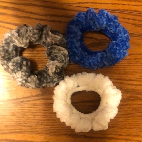 Hair scrunchie - Picture 1 of 4
